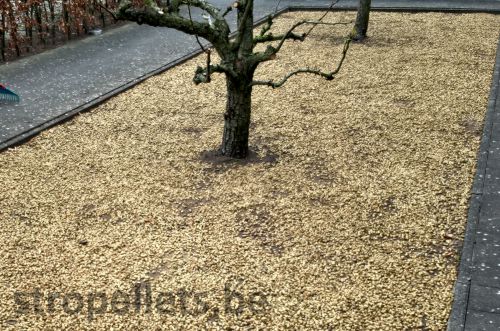 stropellets-onkruid-verwijderen-uitstrooien